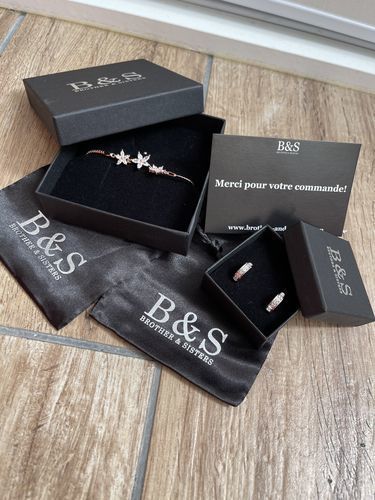 Customer photo review of Majesty Earrings