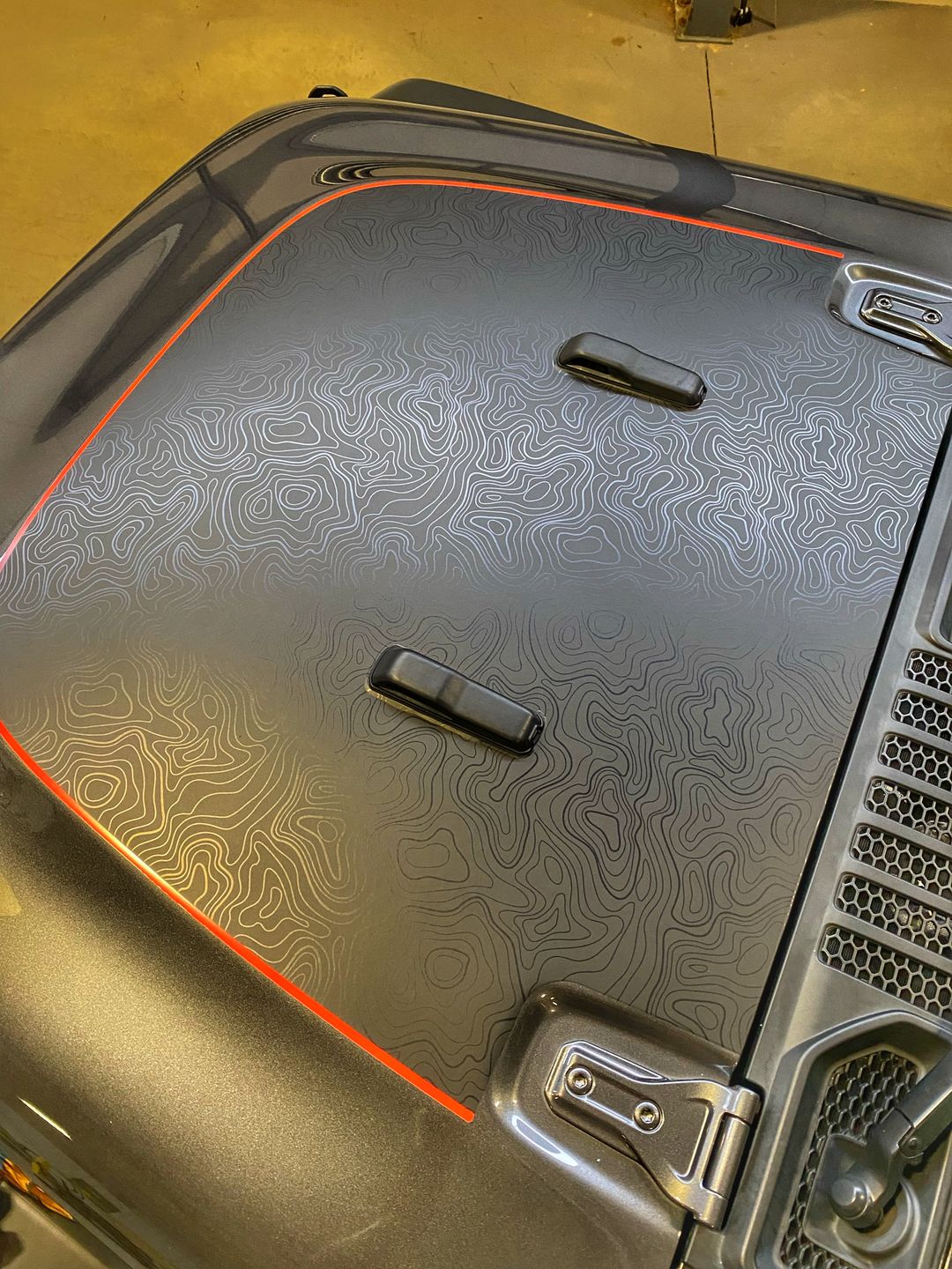 Customer photo review of Black on Black Topo Map Hood Graphic for Wrangler JL and Gladiator JT