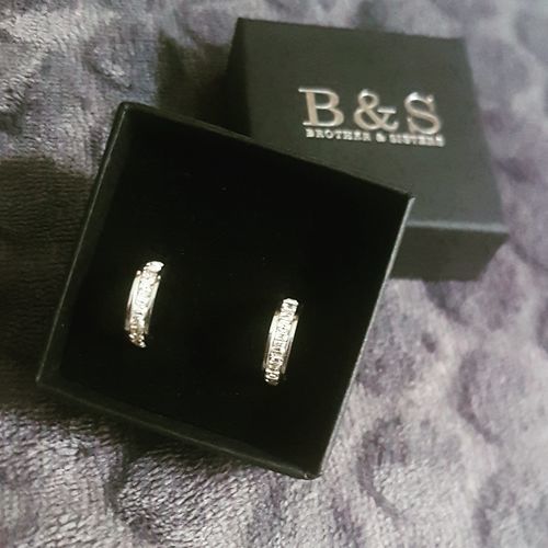 Customer photo review of Majesty Earrings