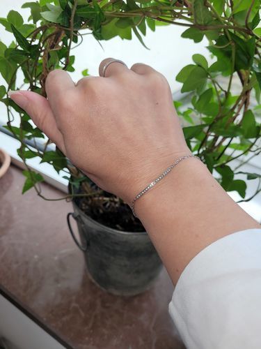 Customer photo review of Crystal Bar Bracelet