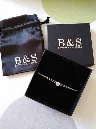 Customer photo review of Gloss Bracelet