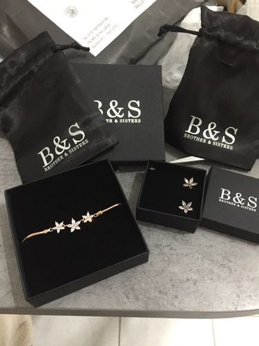 Customer photo review of Austrian Crystals Flowers Bracelet