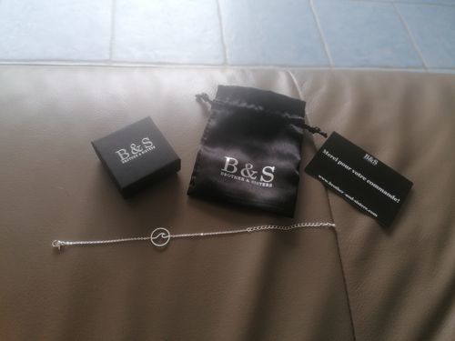 Customer photo review of Little Wave Bracelet
