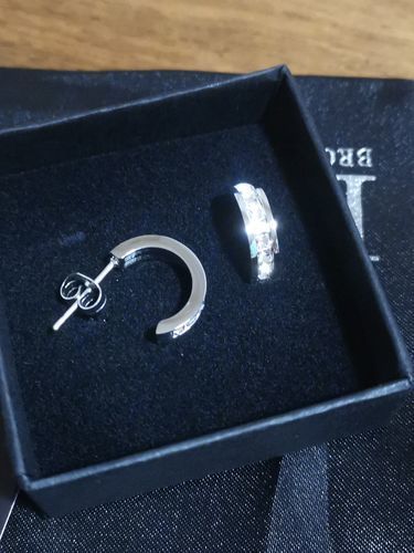 Customer photo review of Majesty Earrings