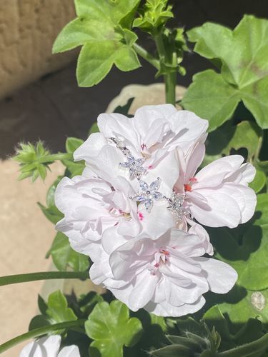 Customer photo review of Austrian Crystals Flowers