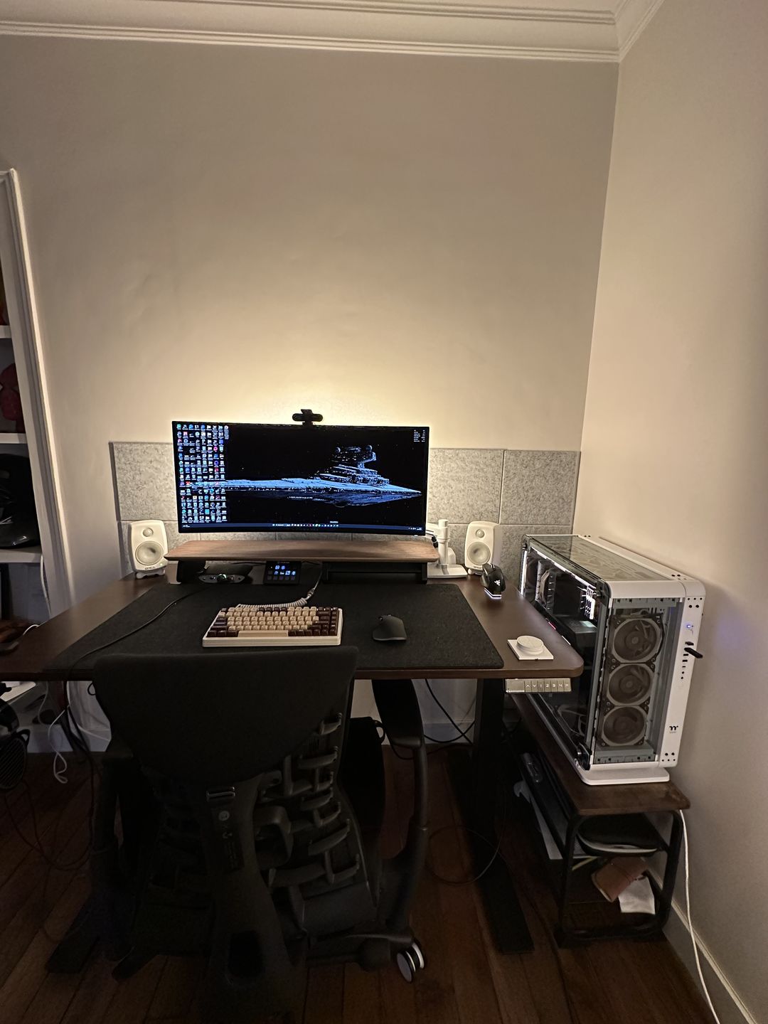 Customer photo review of Desk Shelf (walnut)