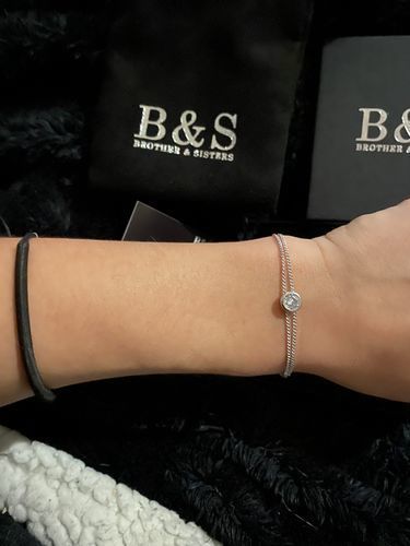 Customer photo review of Gloss Bracelet