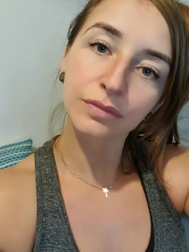 Customer photo review of Little Palm Necklace
