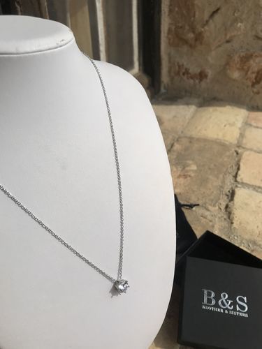 Customer photo review of Austrian Crystal Necklace