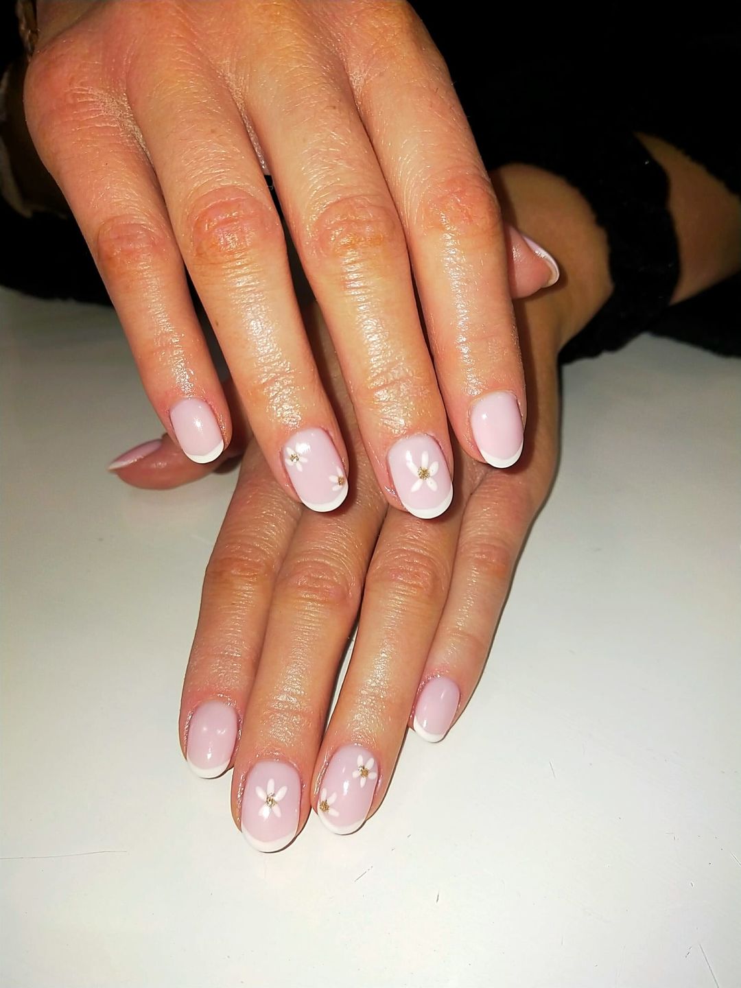 Customer photo review of Semilac 002 Delicate French UV Gel Polish 7ml