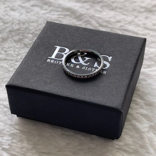 Customer photo review of Elegance Ring