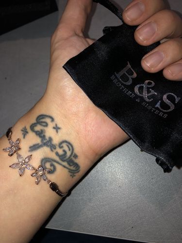 Customer photo review of Austrian Crystals Flowers Bracelet