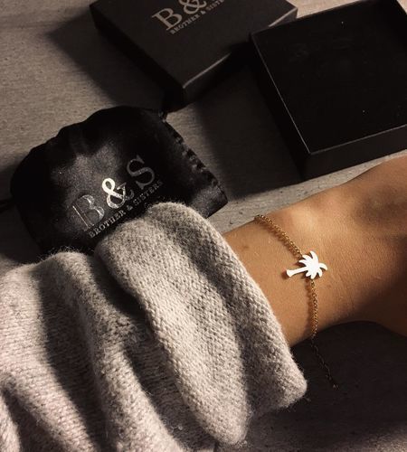 Customer photo review of Little Palm Bracelet