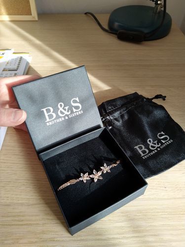 Customer photo review of Austrian Crystals Flowers Bracelet
