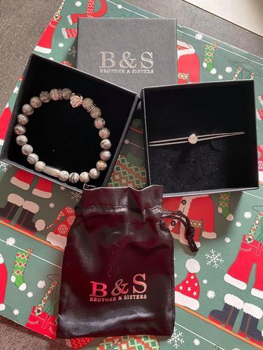 Customer photo review of Gloss Bracelet