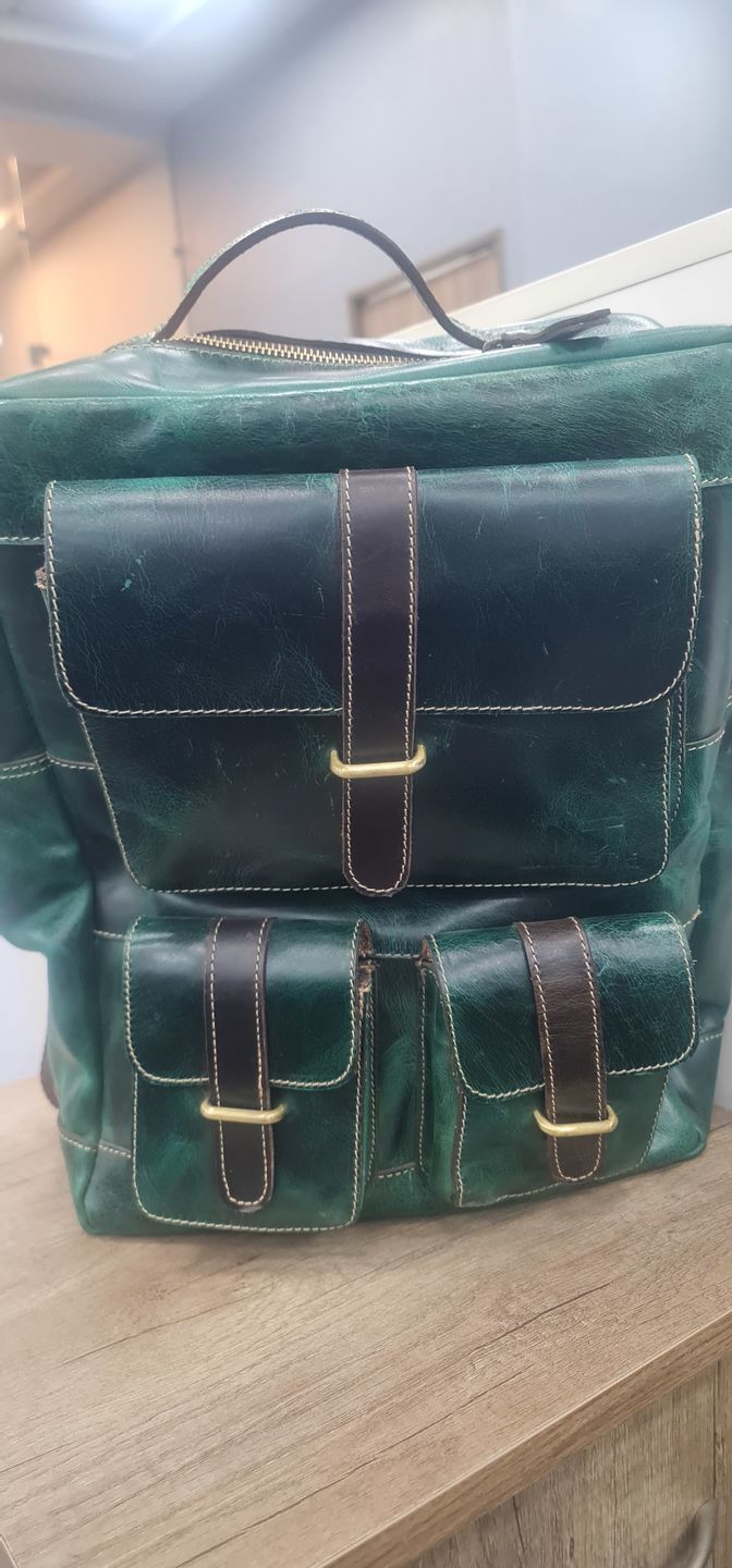 Customer photo review of Greenfield Premium Leather Backpack