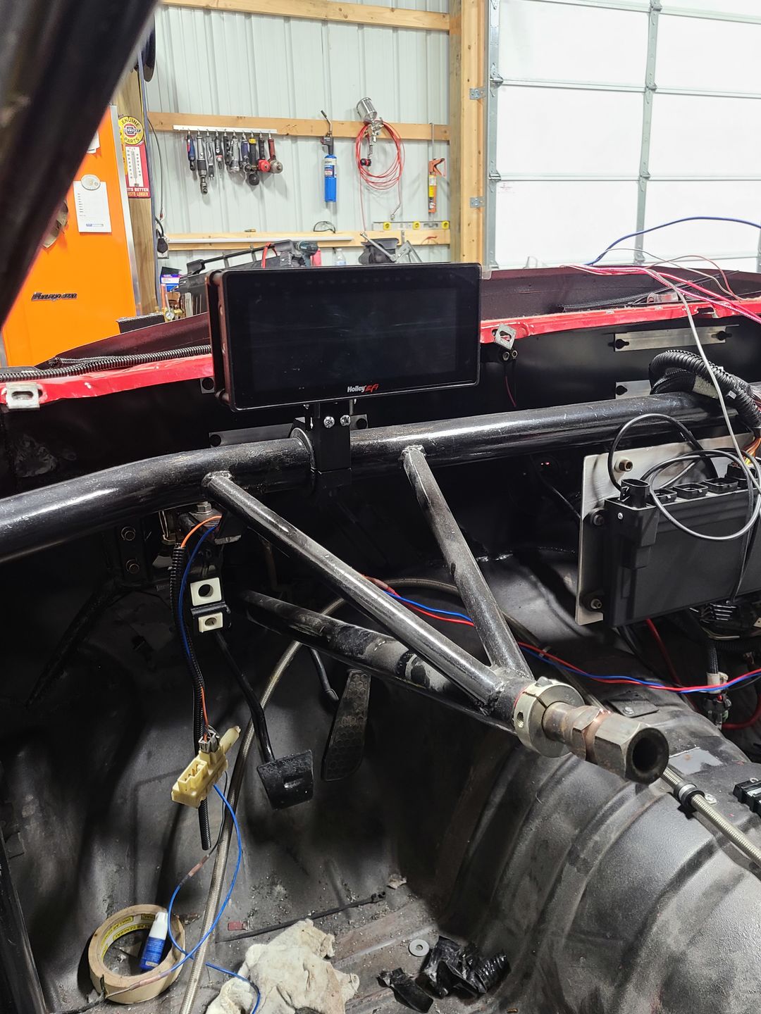 Customer photo review of Holley 6.86" 553-112 Adjustable Dash Mount w/ Billet Clamp 15-01013