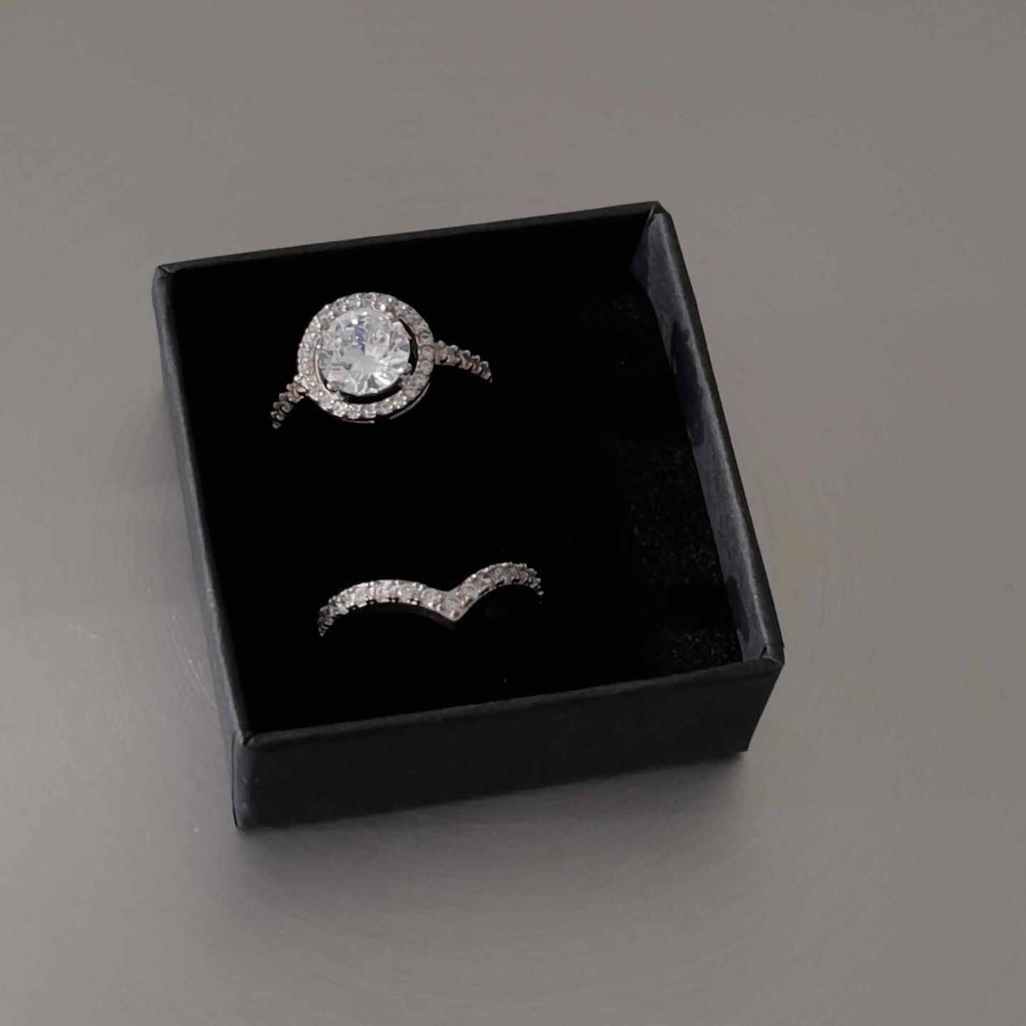 Customer photo review of Silver Minimalist Ring