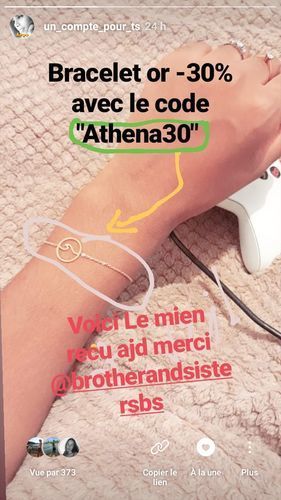 Customer photo review of Little Wave Bracelet
