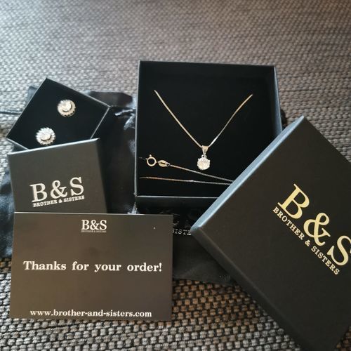 Customer photo review of Silver Circle Earrings