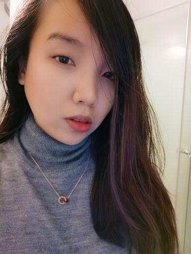 Customer photo review of Necklace with Joined Rings & Crystals