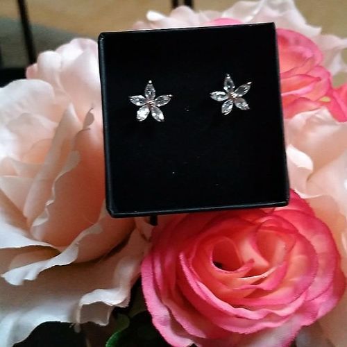 Customer photo review of Austrian Crystals Flowers Earrings