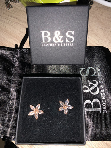 Customer photo review of Austrian Crystals Flowers Earrings