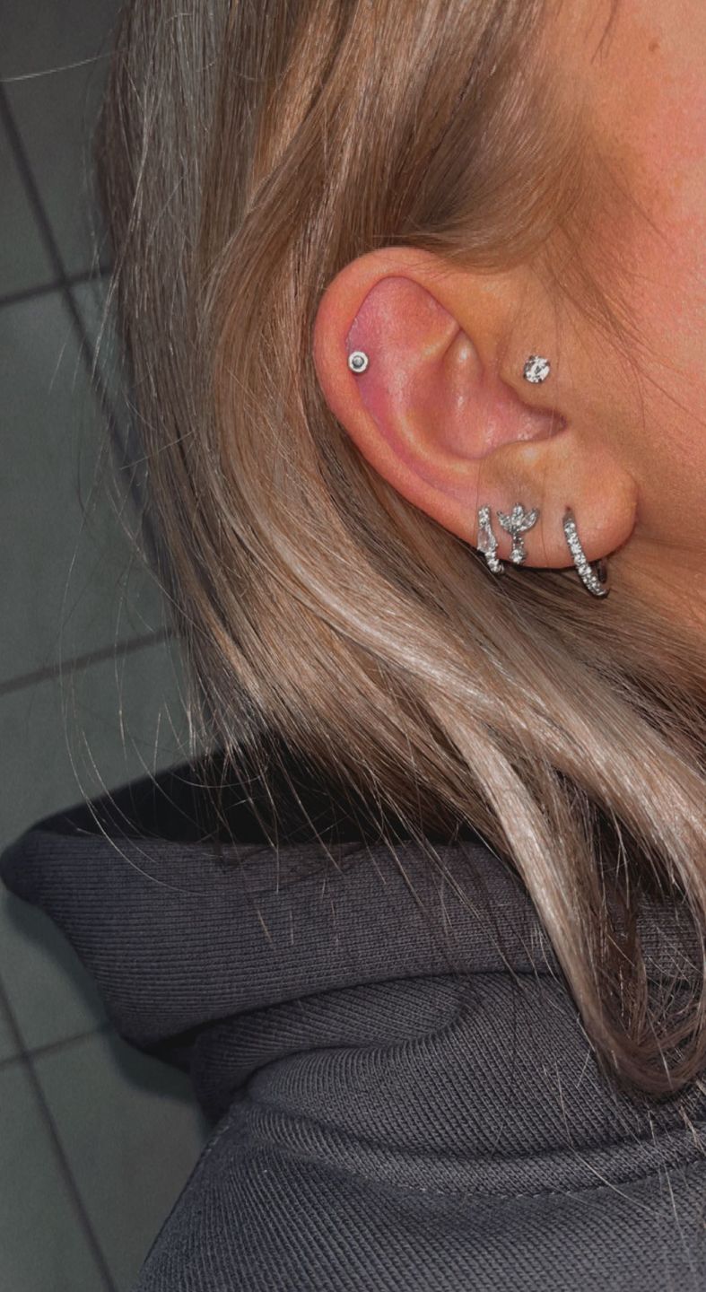 Customer photo review of Cataleya 2 Ohrstecker | 18K vergoldet