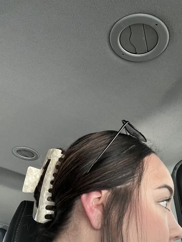 Customer photo review of XXL Dreamy Claw Clip