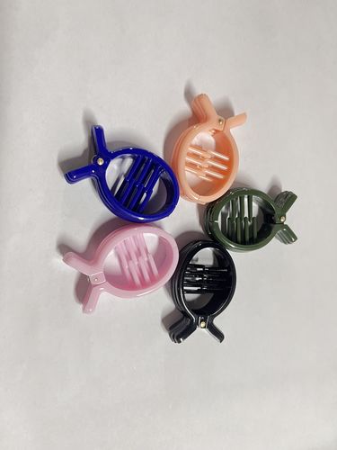 Customer photo review of Fish Hair Claw