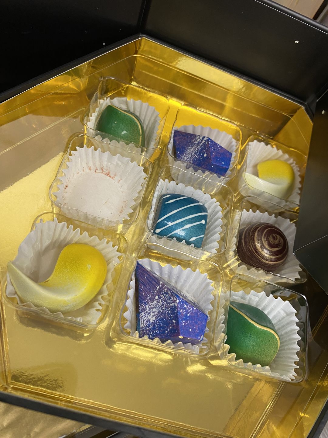 Customer photo review of Signature Chocolate Tasting Gift Set, 36 pieces