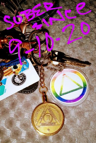 Customer photo review of 34mm Standard Size AA Medallion Keychain - Tri-Plate Chip/Coin/Token Holder - Gold