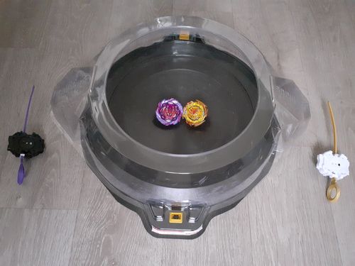 Customer photo review of Arène Beyblade Dynamite Battle - Set tout en un