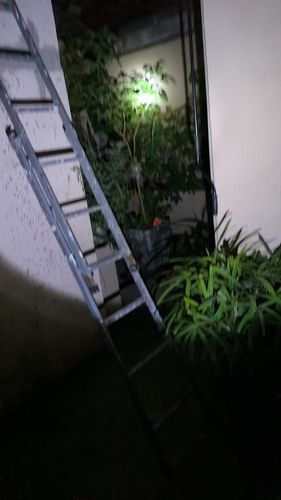 Customer photo review of Lanterna Tática Indestrutível 4 em 1 - Ultra Potência - ÚLTIMO DIA NA PROMOÇÃO