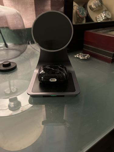 Customer photo review of Premium 3 in 1 Aluminum Alloy MagSafe Charging Stand