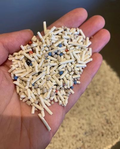 Customer photo review of Michu Mixed Tofu Cat Litter, Heavy Duty Flushable Kitty Litter
