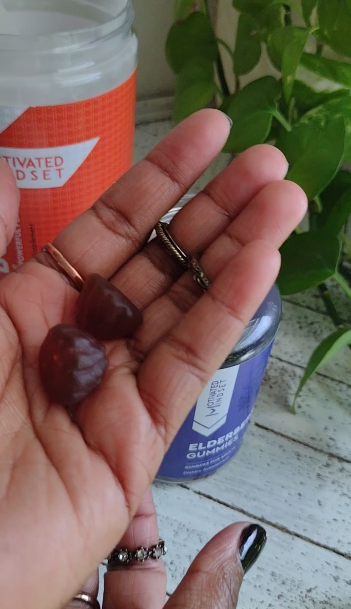Customer photo review of Elderberry Gummies