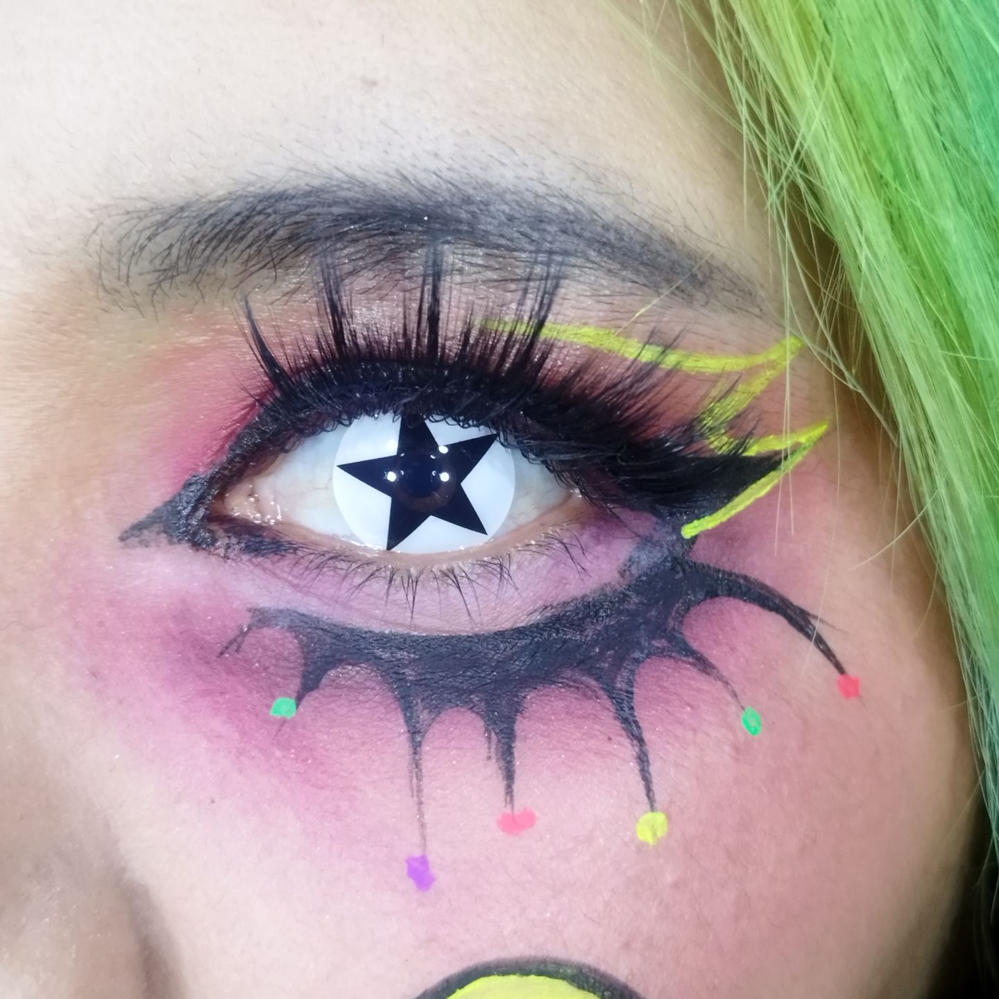 Customer photo review of White Pentagram Contacts