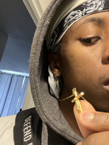 Customer photo review of Wing Earring (Gold)