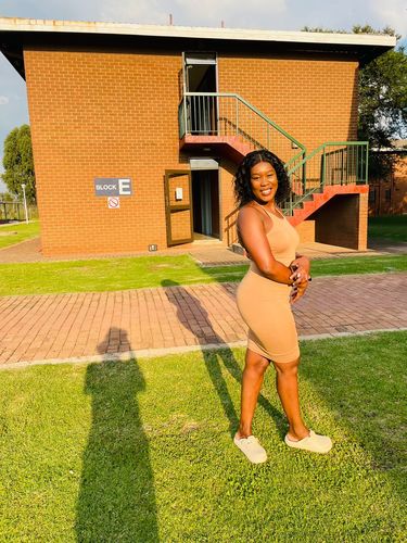 Customer photo review of GIGI - Brazilian 4x4 Lace Wig