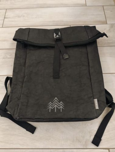 Customer photo review of Kraftpapier Rucksack vegan  Schwarz (🌲)