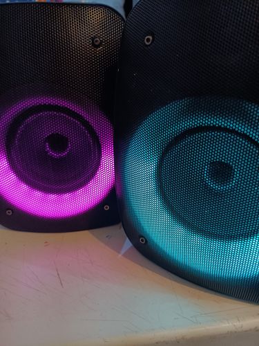 Customer photo review of Bocina inalámbrica portátil | STF Loop | Con luz led