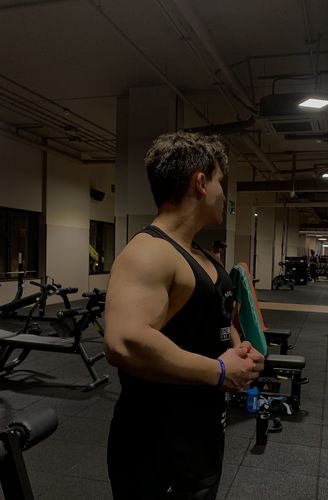Customer photo review of Legacy Hybrid Stringer -  Black