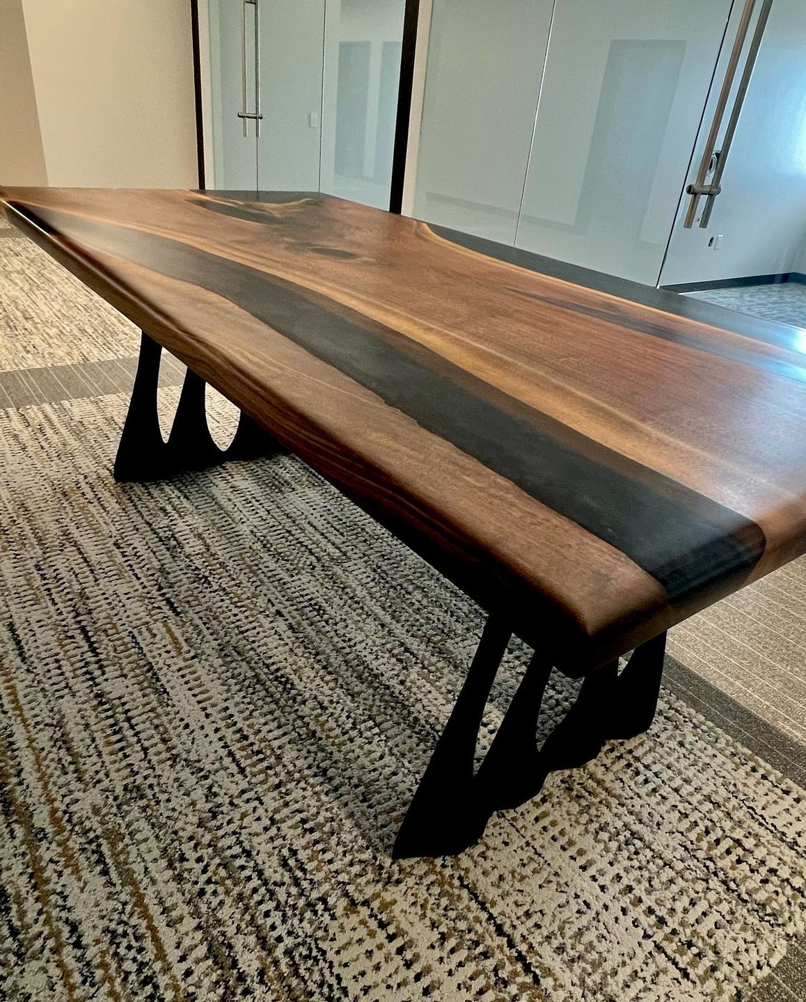 Customer photo review of Metal Table Legs - 410 Radix - 28H inch - Set of 2 pcs - Flowyline