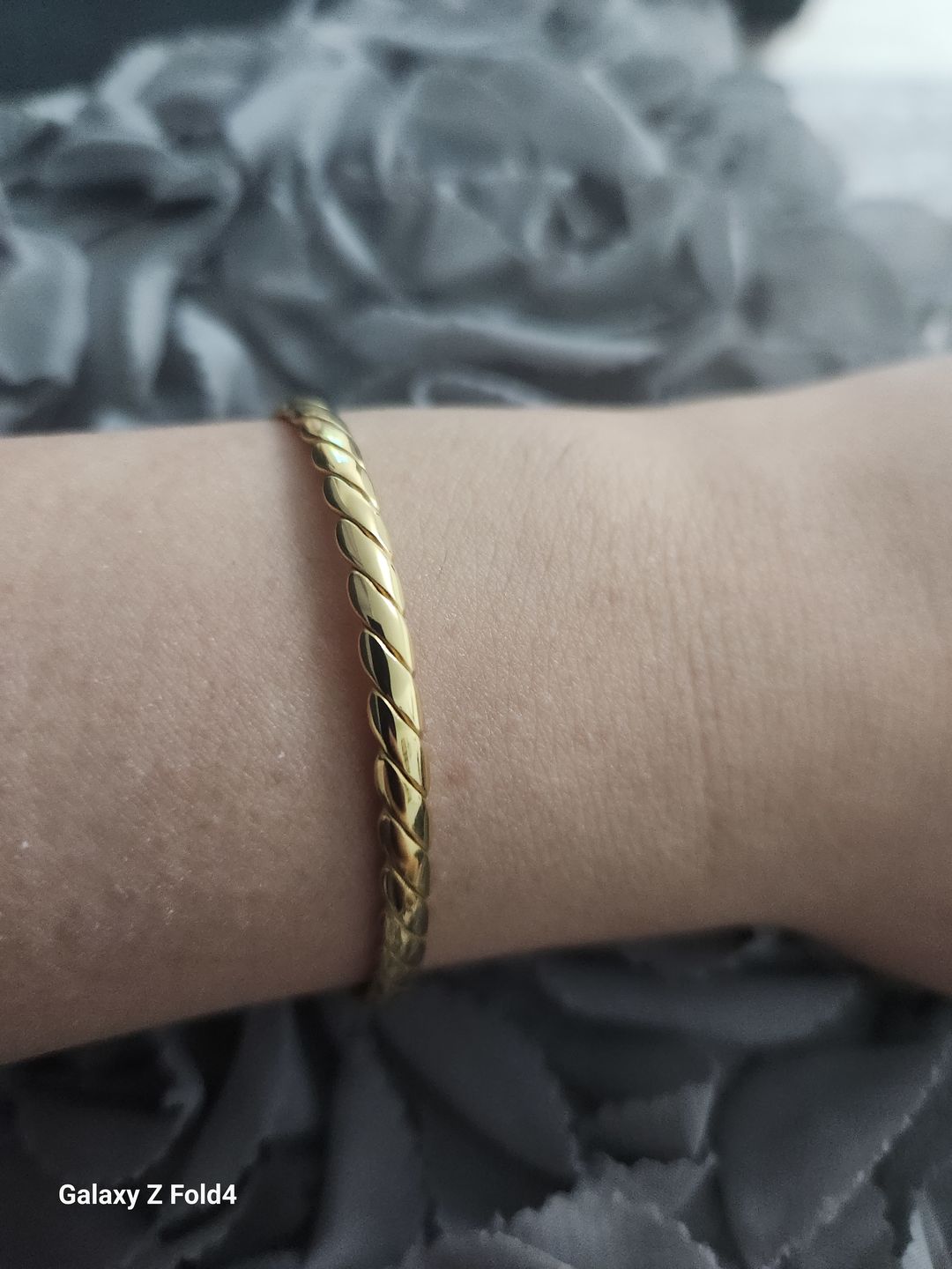 Customer photo review of Cavo Armreif | 18K vergoldet