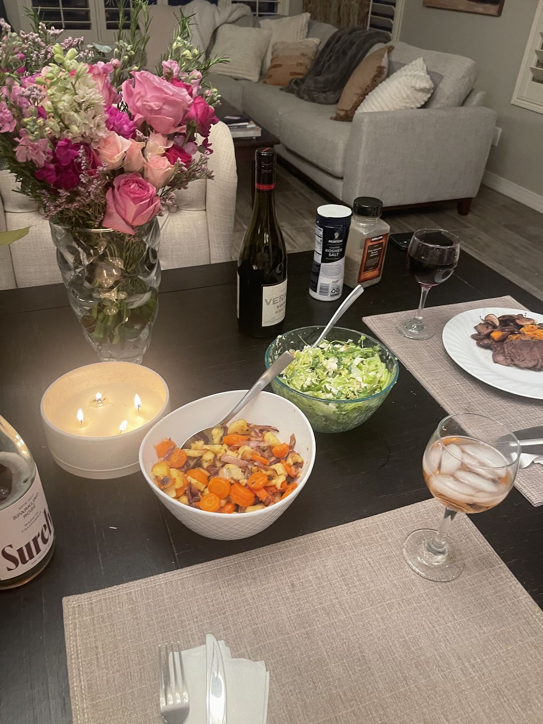 Customer photo review of Non-Alcoholic Sparkling Rosé Can 4-Pack