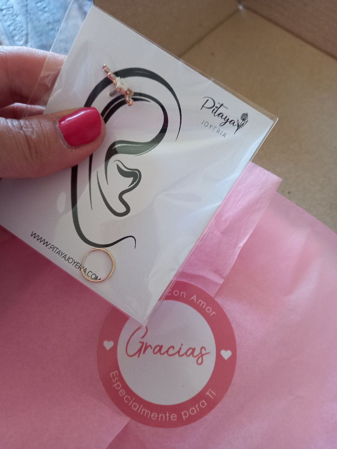 Customer photo review of Piercing de Florecita con Zirconias