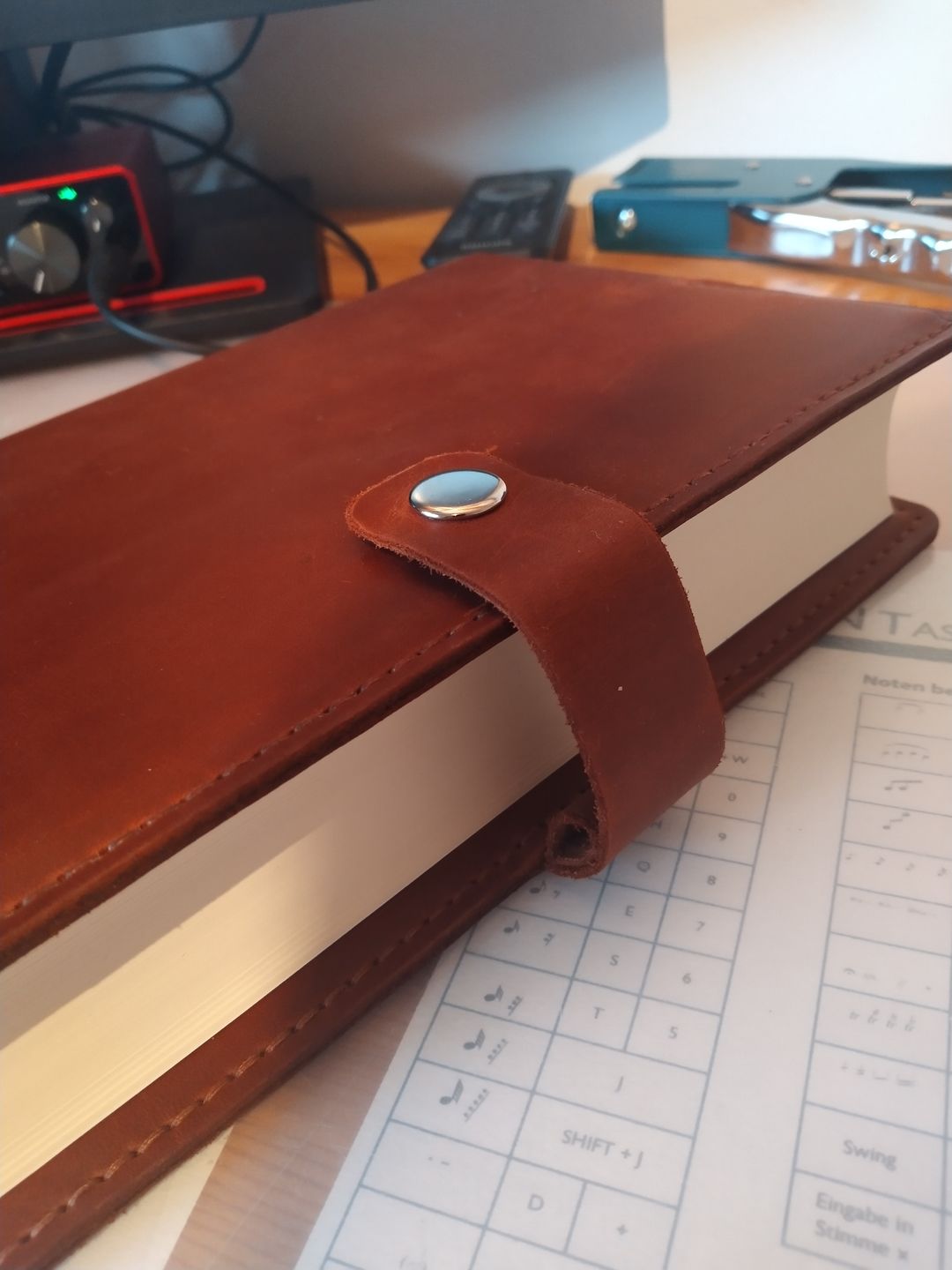 Customer photo review of Bibelhülle "Basic+" · echtes Leder · Individuelle Größen · handmade Bibelhülle nach Maß · optionale Gravur