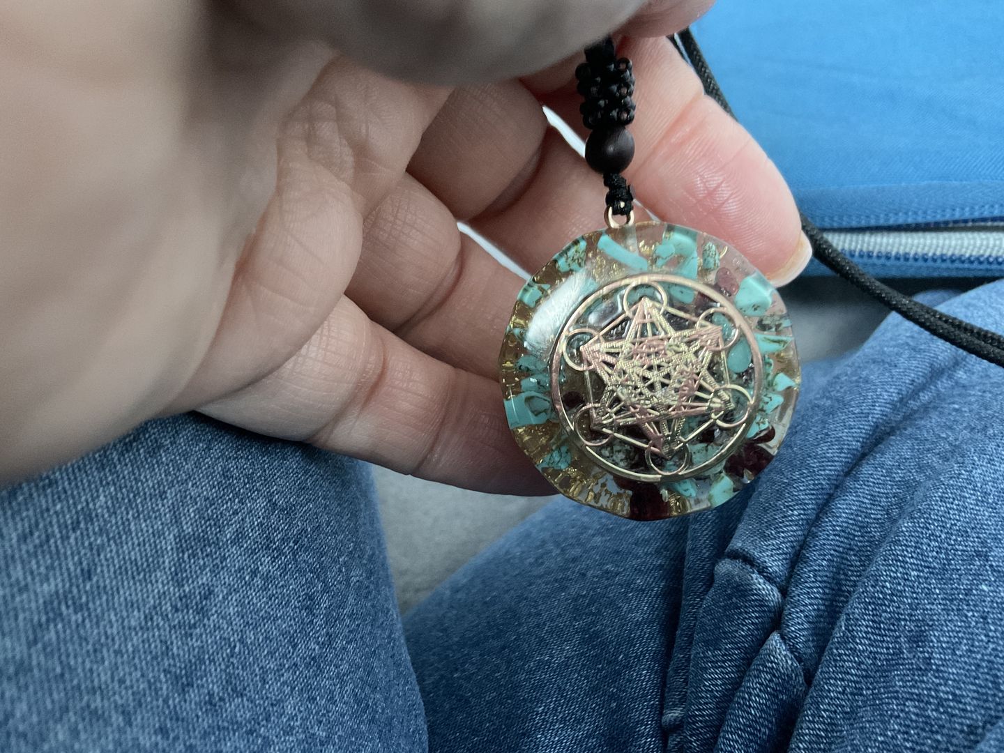 Customer photo review of METATRON WÜRFEL Halskette - Orgonit Anhänger - Heilige Geometrie