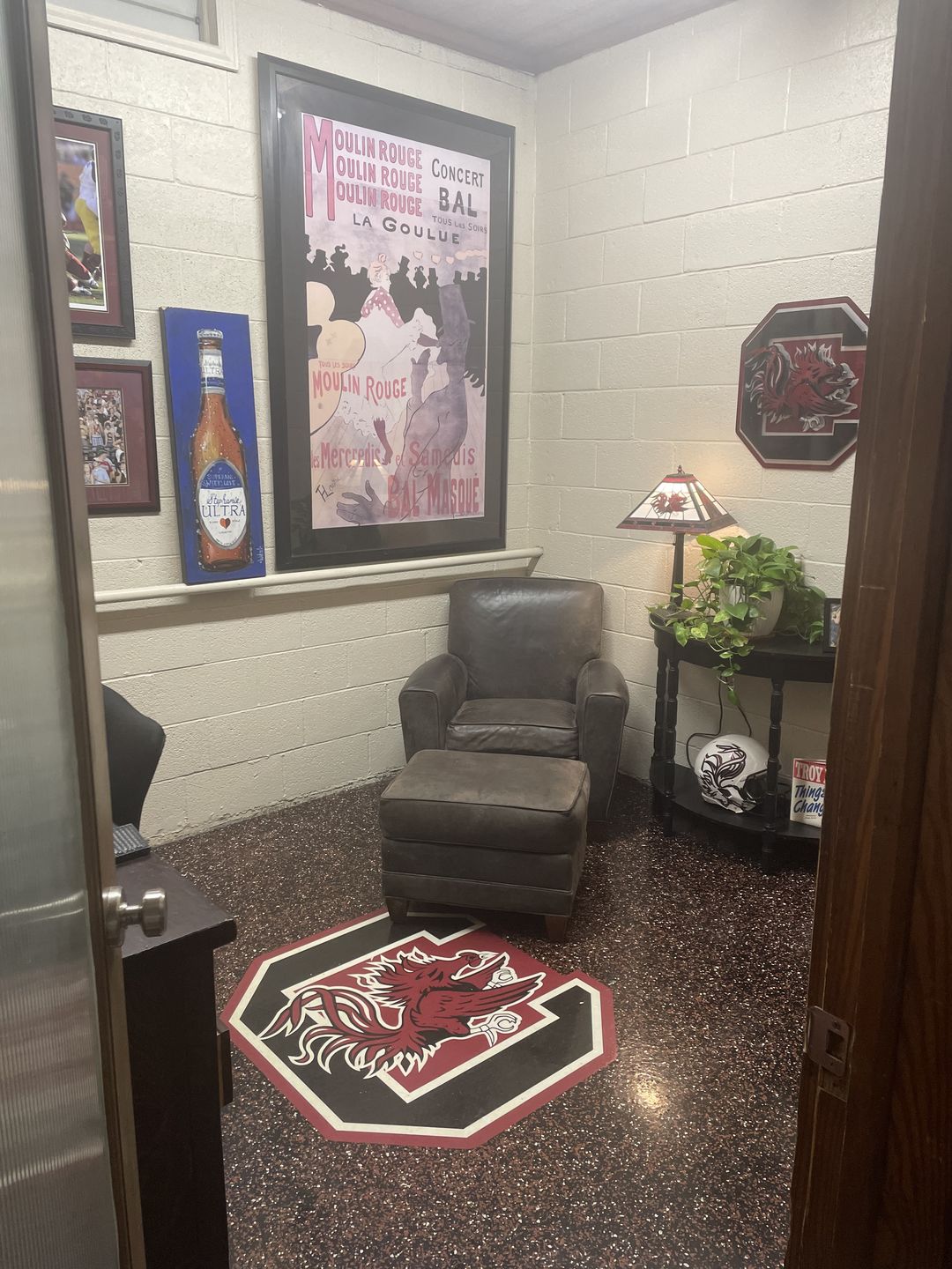 Customer photo review of South Carolina Gamecocks "Block C" 3D Vintage Metal Wall Art